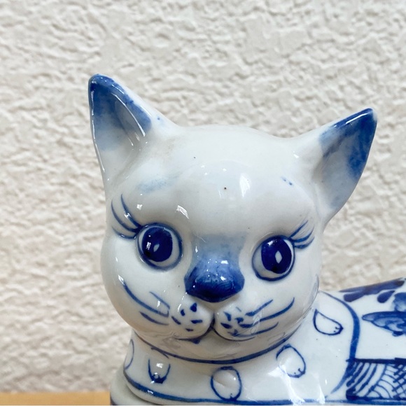 Vintage Blue & White Chinoiserie Porcelain Cat Trinket Box - Picture 8 of 12